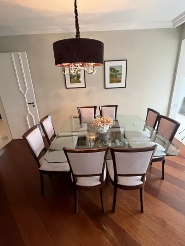 Conjunto de Sala de Jantar com 8 cadeiras