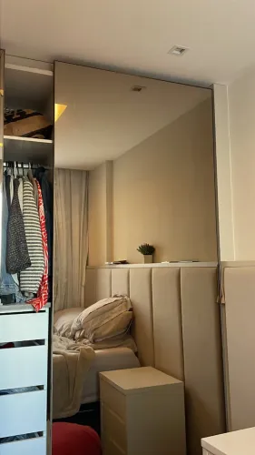 2 ESPELHOS - PORTA DE GUARDA ROUPA