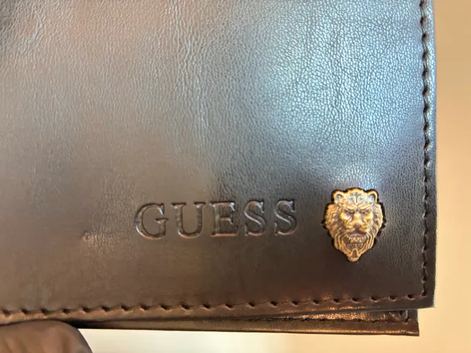 Carteira Masculina Guess Preta (Nova / Sem Uso) - Estilo e Elegância