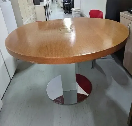 Mesa de Reunião de Madeira Redonda