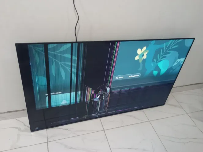 Tv Samsung smart Crystal 58 polegadas,tela com defeito aceito propostas