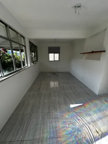 Excelente casa no Centro, ótima localização.
