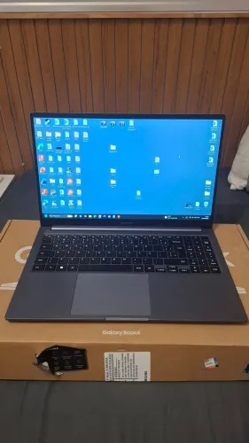 Galaxy Book 4 pouco usado ( sem detalhes )