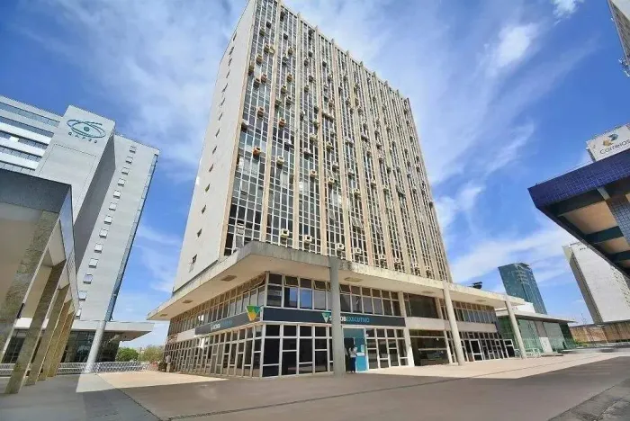 Sala Comercial com 3 Banheiros, 1 Vaga de Garagem e Vista Panorâmica à Venda Setor Bancár