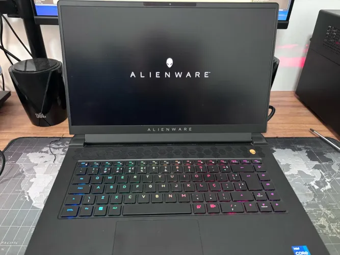 Alienware M15R7 - i7 - 16GB - 1TB NVME - RTX 3070TI - Excelente estado