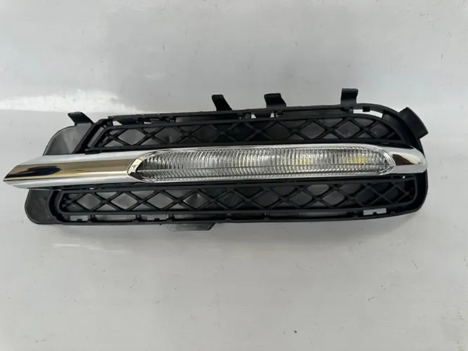 Led Farol de Milha Esquerdo Mercedes Benz E250 E350 2010 2011 2012 2013