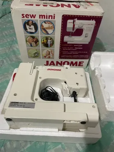 Máquina Janome Mini