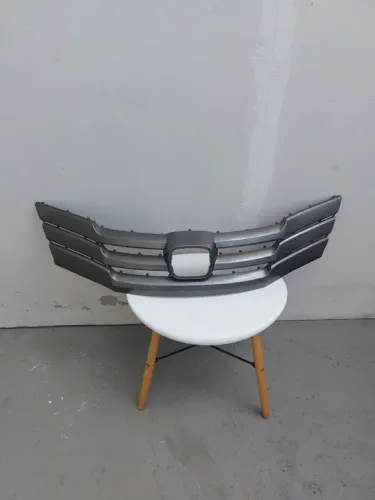 Grade Honda city antigo com detalhe 