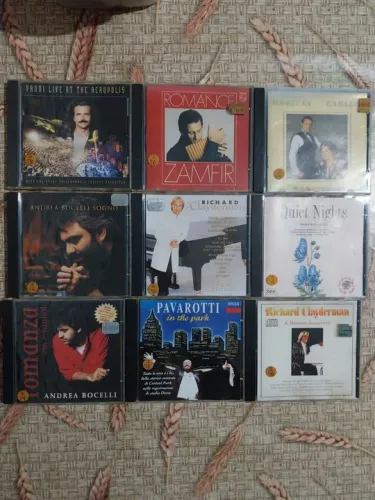Cds lote com 09 cds originais usados em ótimos estado de conservação 70 reais o lote