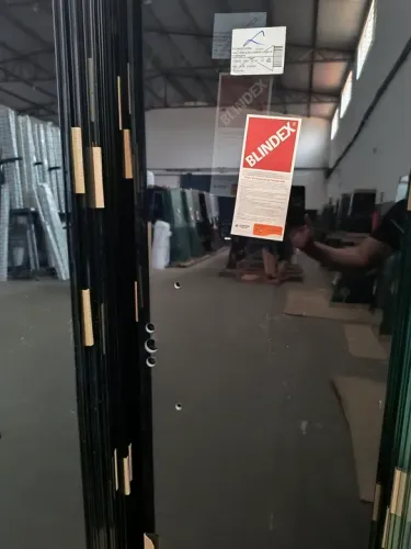 Porta e janela blindex