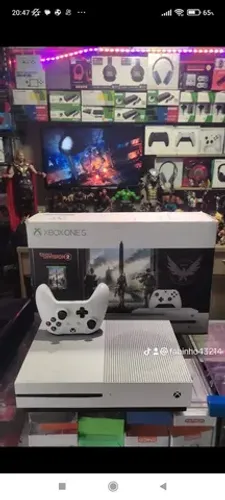 Xbox one s 1 TB controle ,1 jogo d brinde completo na caixa ac trocas ...