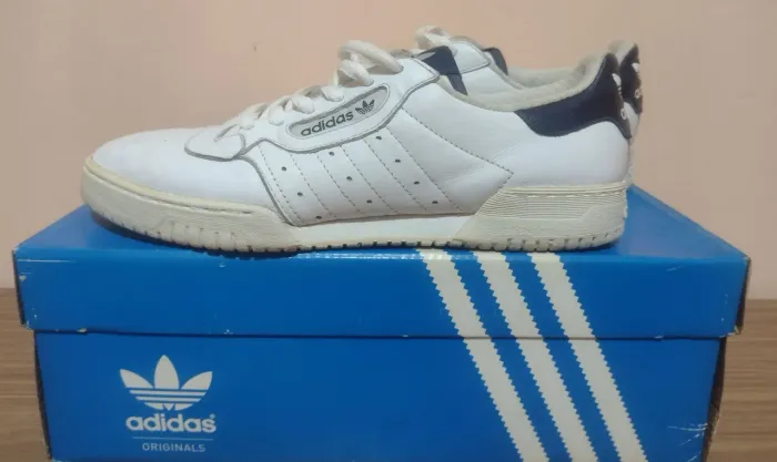 Tênis Adidas Continental 80