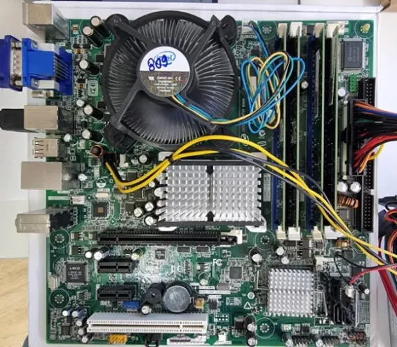 Placa Mãe Intel DG35EC + Core 2 Quad Q8200 LGA775 + 8gb DDR2 - 100%