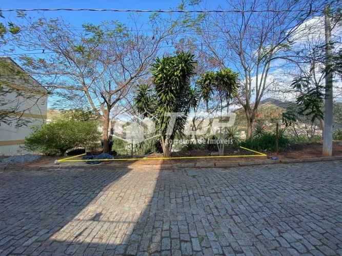 Lote de aproximadamente 240,00m² a venda no Monte Cristo