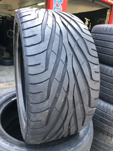 Pneu 265/35/18 maxxis por 600$ seminovo peça única instalado