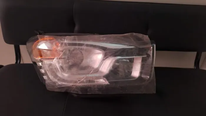 Farol Ssangyong Korando - usado, original preço bom