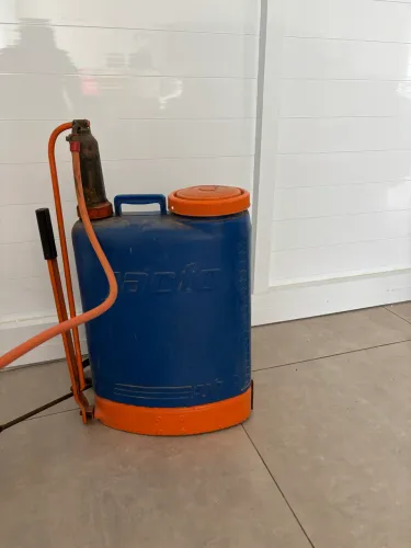 Vendo pulverizador costal manual marca JACTO 20 litros