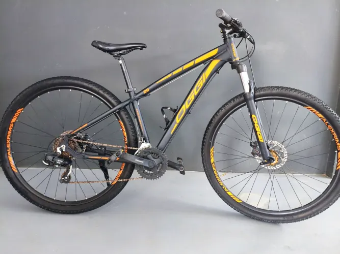 Hacker Oggi 15,5 (pneus originais - pouco usada)