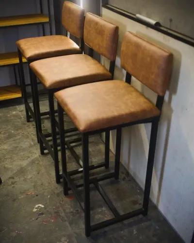 Cadeiras e Banquetas