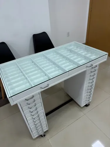 Rack, Mesa, Gaveteiro para Óculos Ótica bem Conservado