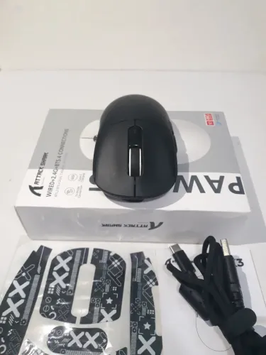 Mouse Gamer Sem Fio Attack Shark X3, Sensor PixArt PAW3395, Peso 49g e 26.000 DPI