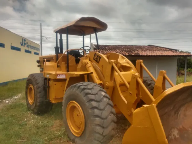 Pá carregadeira Caterpillar 966c.