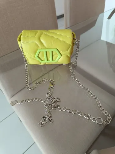 Bolsa Feminina Amarela com Corrente