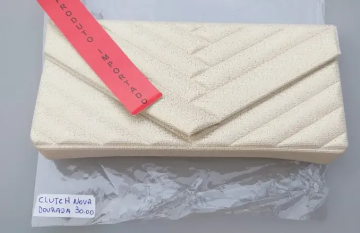 Clutch Dourada