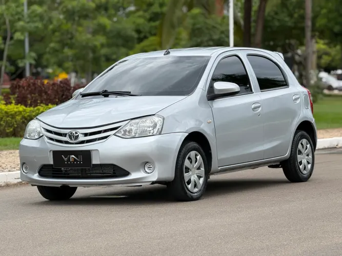 Toyota Etios X 1.3 Flex 16V 5P Mec. 2017