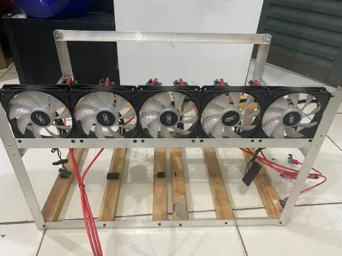 Estrutura para rig de mineração