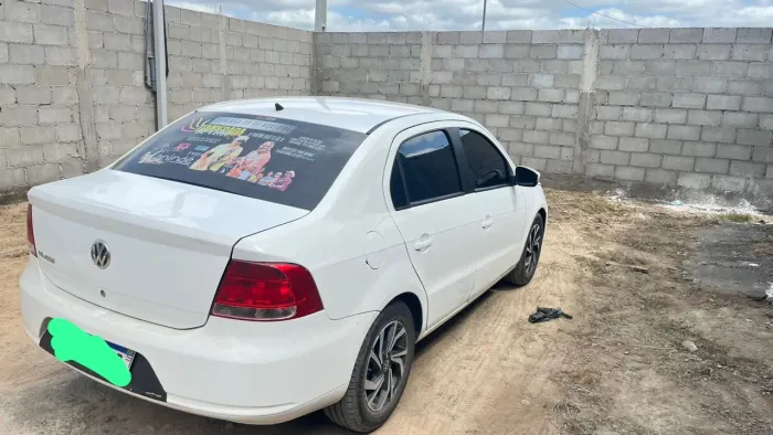 Volkswagen Voyage Trend 1.6 MI Total Flex 8V 4P 2013