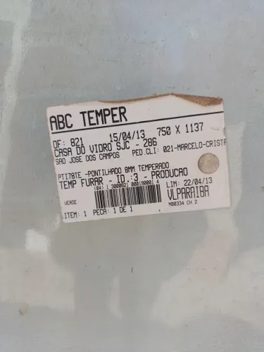 Vidro Temperado 8mm -novo ABC Temperado somente pra janela basculante sem acessórios