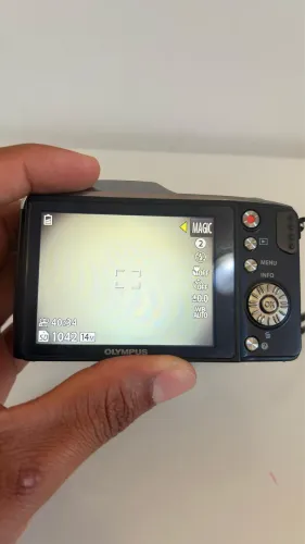 ? Câmera DigitalOlympus SZ-11 - 14MP 