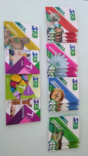 Livros Sistema Farias Brito de Ensino 