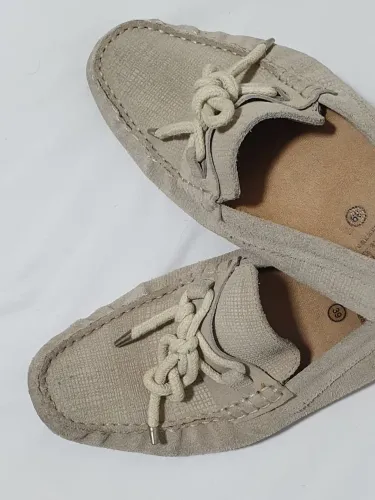 Mocassim bege - Conforto e estilo para seus pés!