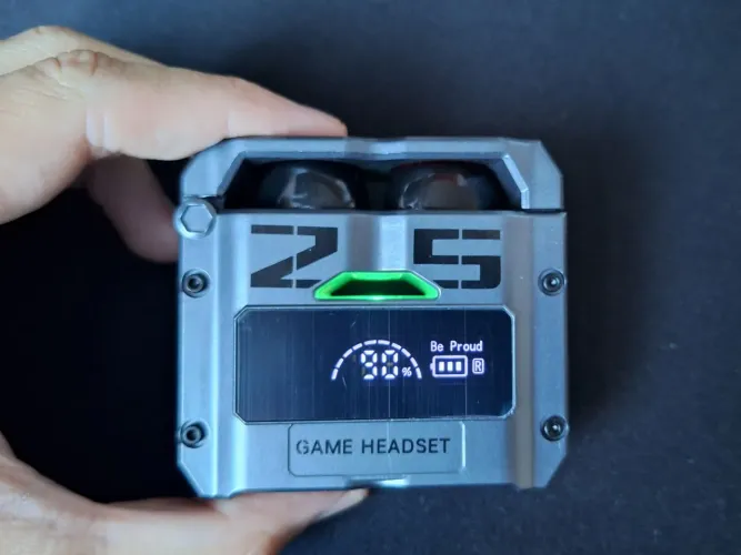 ÚLTIMO PRA ACABAR!!! FONE GAMER COM CASE CARREGADOR, PROVA D'ÁGUA E SOM TOP E BARATO!!