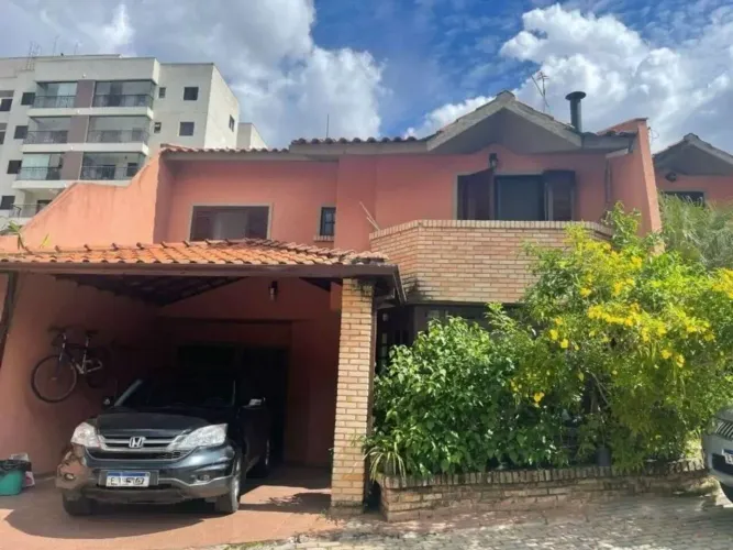 Casa com 3 dormitórios à venda, 231 m² por R$ 901.000,00 - Granja Viana - Cotia/SP