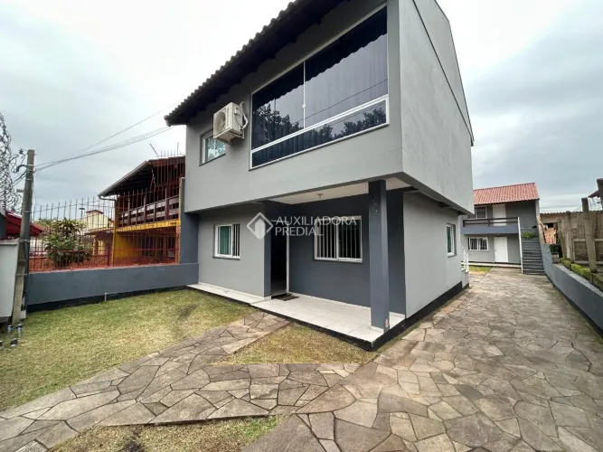 Apartamento Térreo com Pátio Privativo e dois dormitórios - Sem Condomínio!