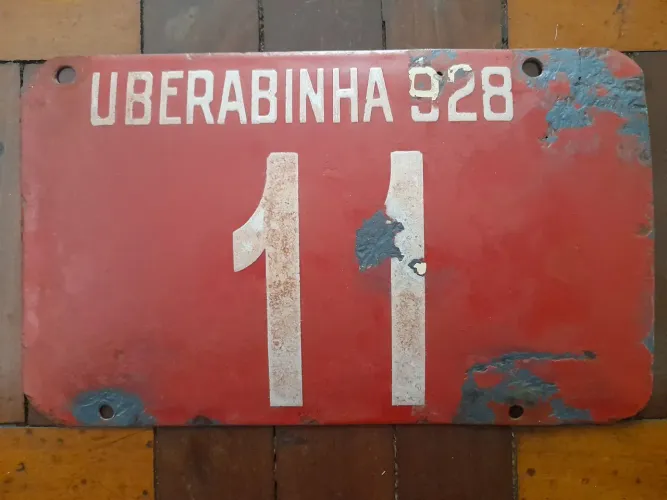 Placa Antiga de Carro - Original e Rara - Datada em 1928 - Uberabinha 