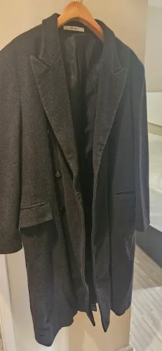 Casaco sobretudo de lã cinza