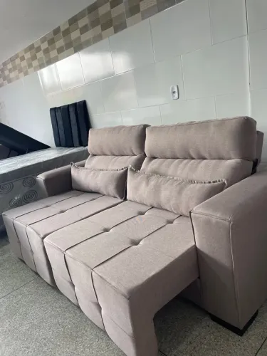 Sofá Retrátil Confortável e Moderno