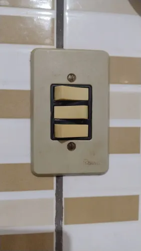 Interruptor Triplo para Iluminação