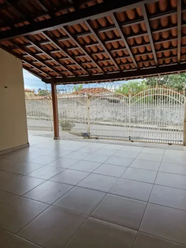 Casa para Aluguel  Alto Padrão e Conforto em Cada Detalhe!