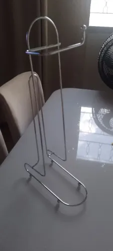 Suporte em aço cromado para papel higiênico