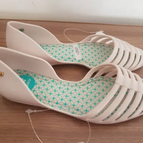Sapatilha Zaxy Off-White 33/34 nova!
