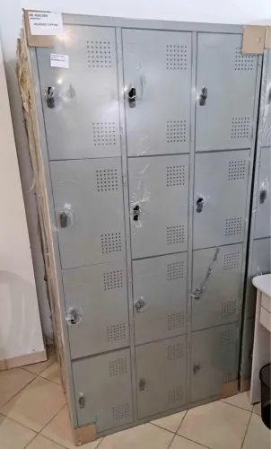 MB Armario guarda volume com 12 Portas