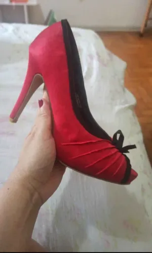 Sapato de cetim
