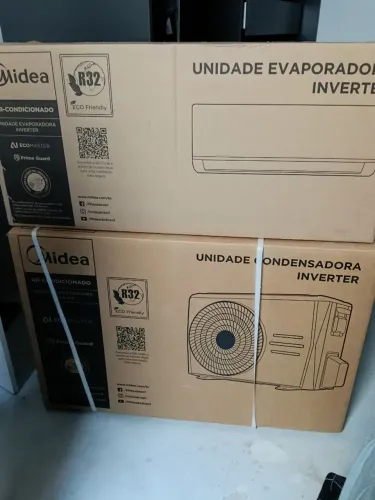 Ar condicionado Midea ecomaster 9000 BTUs com material de instalação 