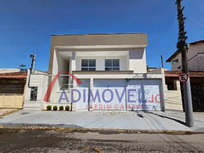 Casa Duplex em Bairro República! Com 5 Quartos, 2 Suítes, 2 Vagas, 280m².