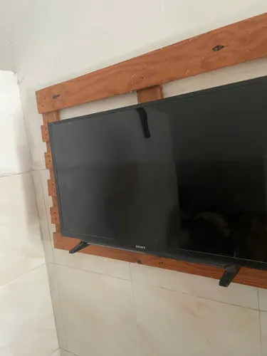 Televisão para retira peça